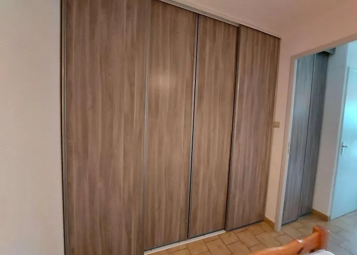 Appartement 2 Pièces Rdc Avec Parking, Terrasse - Fr-1-326-439 Le Castellas