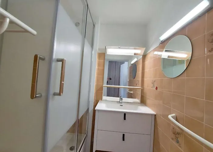 2 Pièces Rdc Avec Parking, Terrasse - Fr-1-326-439 Appartement *